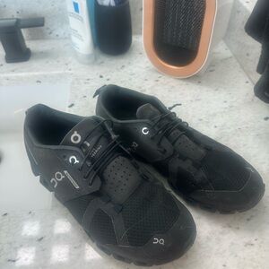 On Running Black Athletic Shoes with Durable Sole